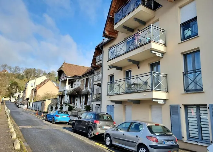 Chez Lou Et Dan 4p With Balcony Elevator And Secure Parking Holiday home *